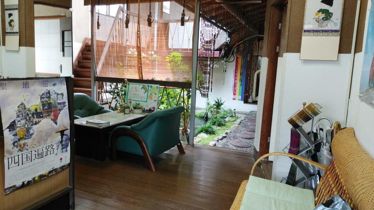 Walking Pilgrimage Hotel Tokiwa Ryokan Ozu  Экстерьер фото